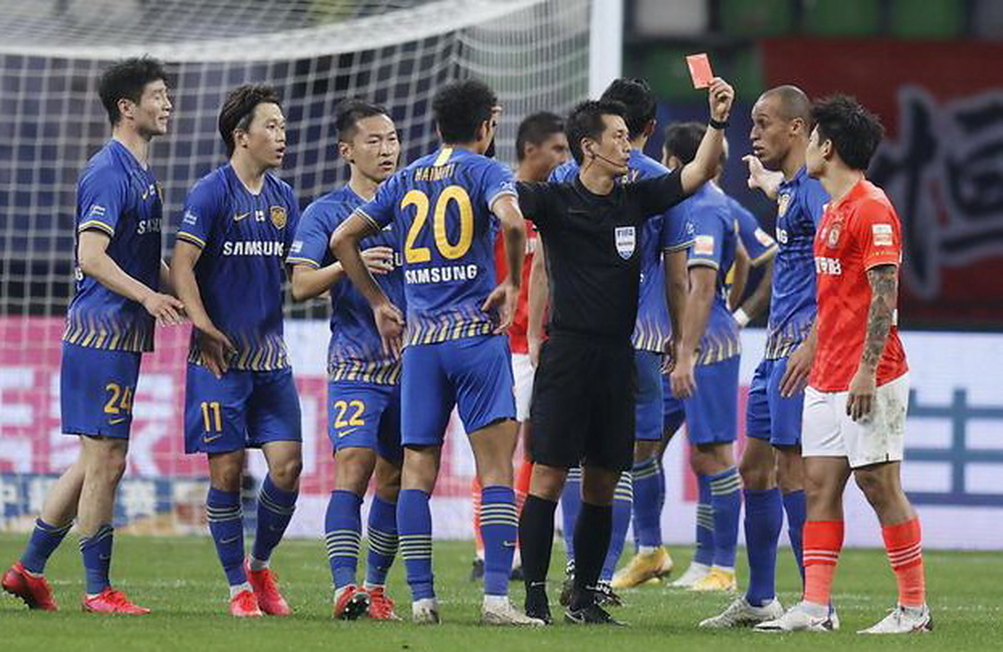 开云体育入口-江苏苏宁战平广州恒大,稳固中超前八位置的简单介绍