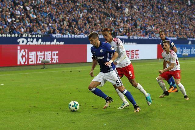 沙尔克客场失利，遭遇德甲阵容调整