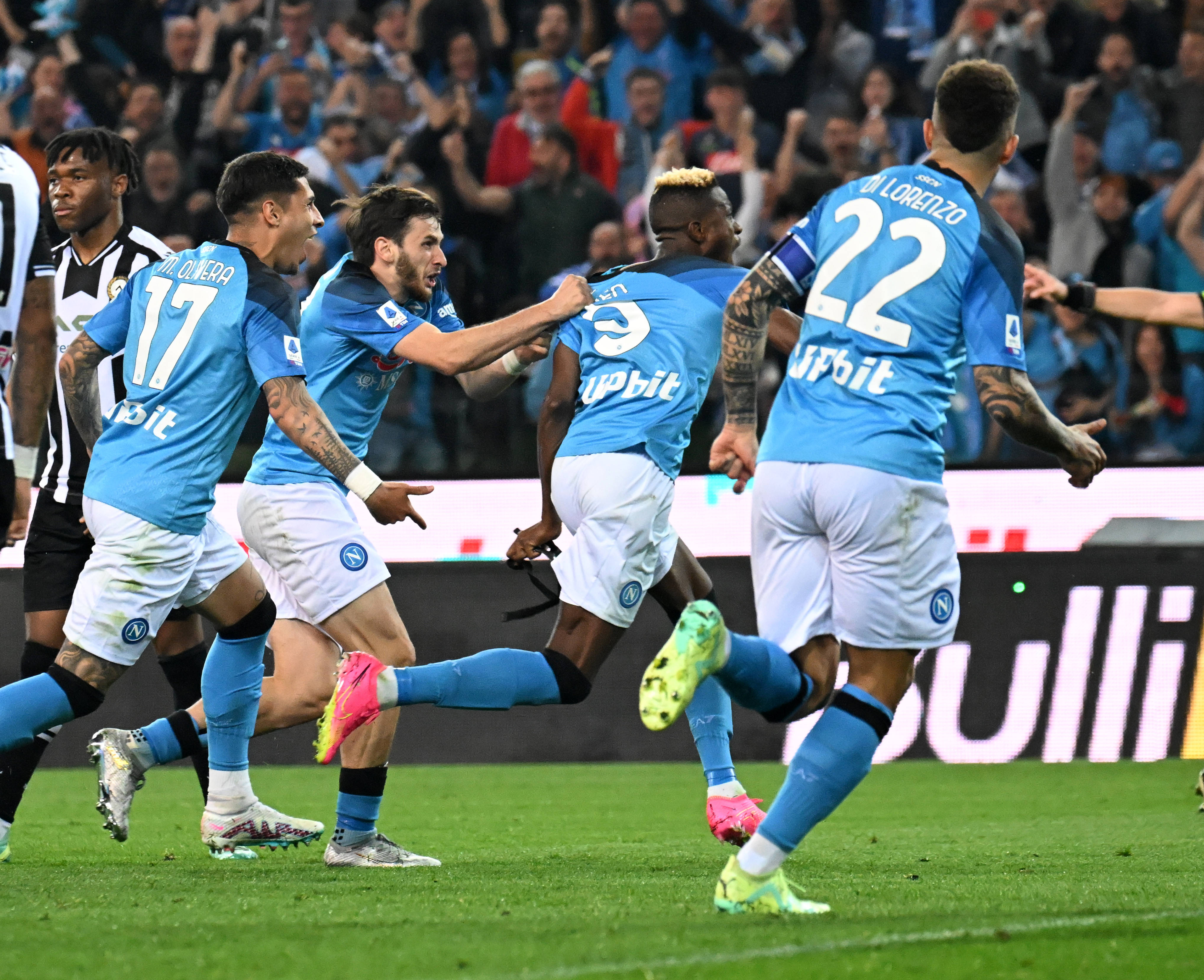 开云体育-佛罗伦萨新锋犀利进攻，一战成名的简单介绍