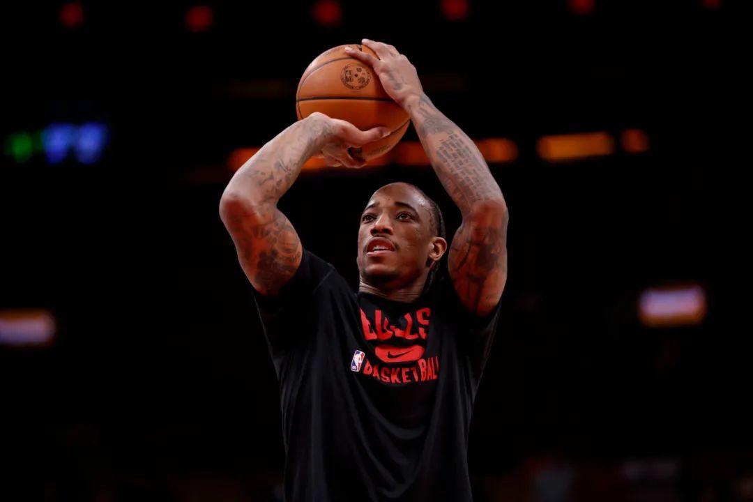 开云官网-湖人横扫公牛,德罗赞状态火热