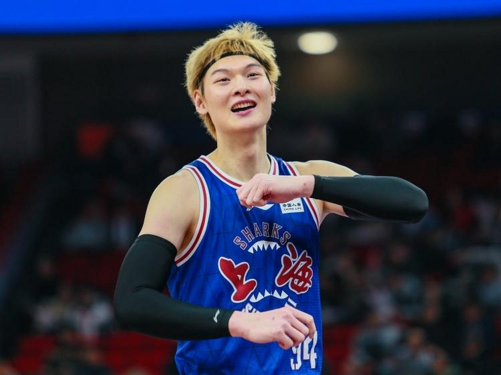 开云-广东队险胜国王,王哲林带队取胜