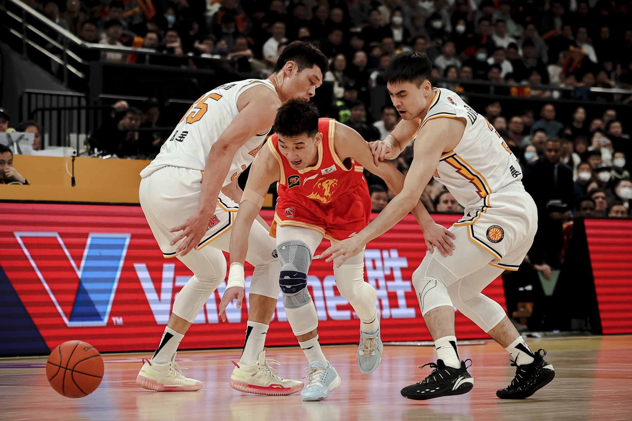 开云sport-广东队碾压四川队，孙铭徽关键制胜的简单介绍