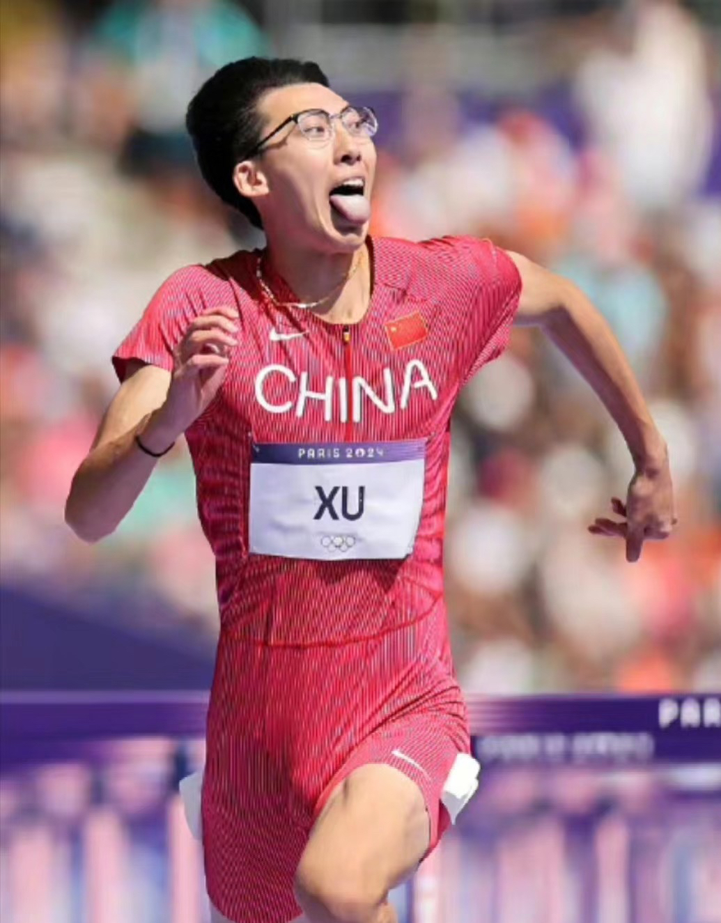 强手如林：田径比赛选手冲刺终点