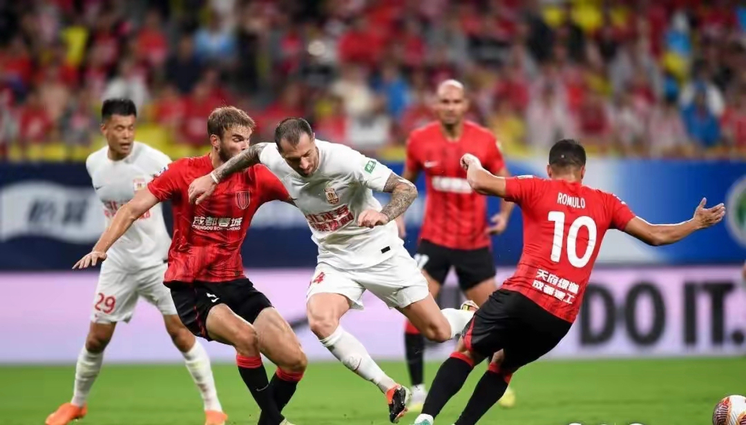 开云下载-亚泰主场战平恒大,取得艰难一分保级望