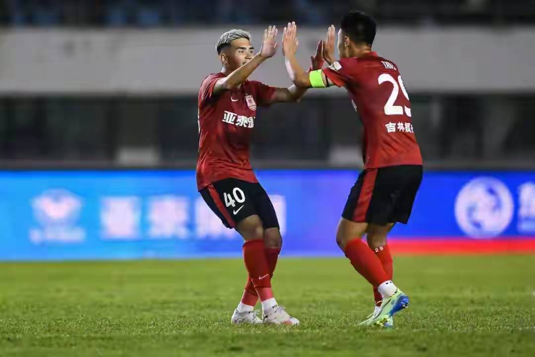 亚泰主场战平恒大,取得艰难一分保级望 亚泰主场战平恒大,取得艰难一分保级望