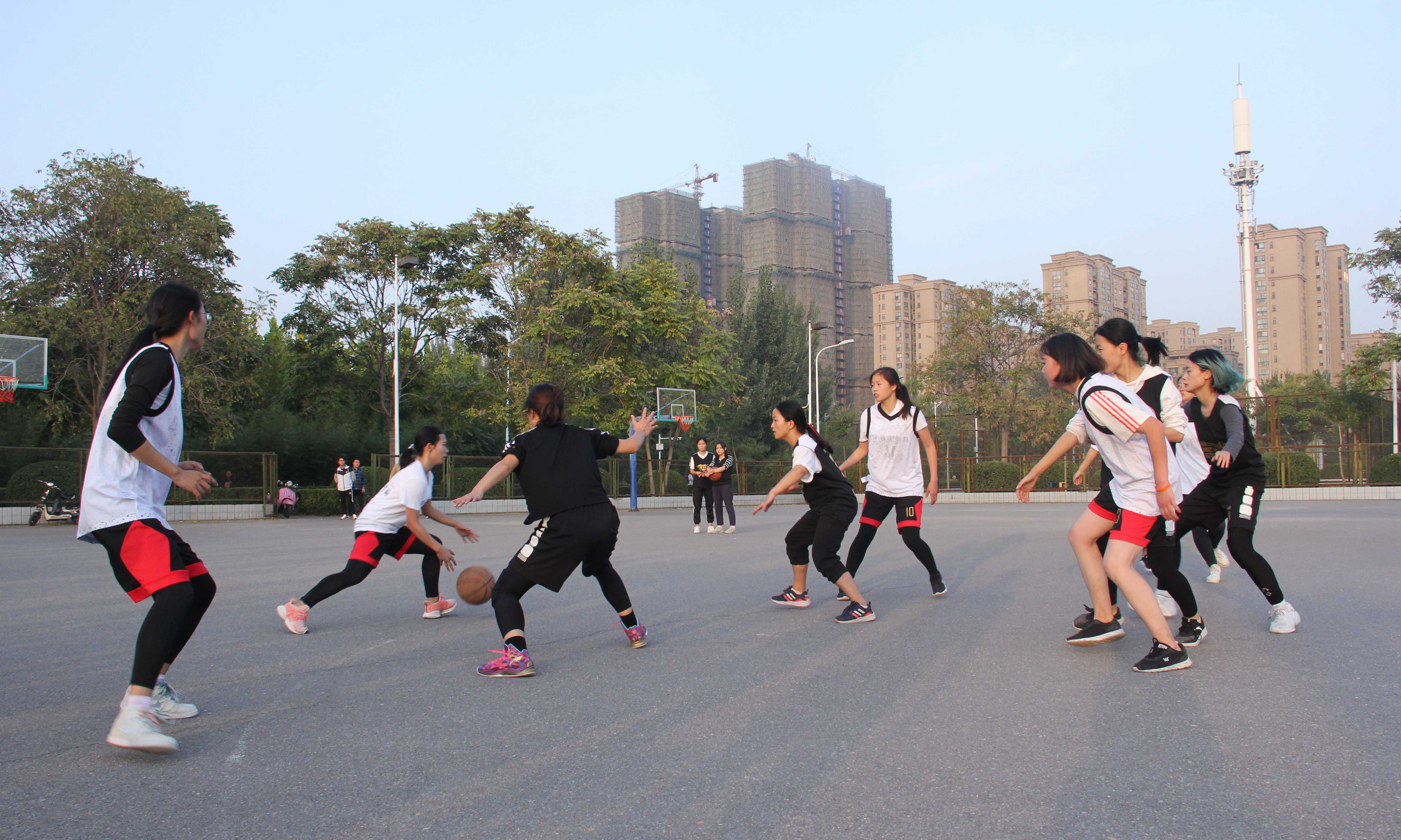 开云体育APP下载-强队战胜新生力量，小组赛热火连胜