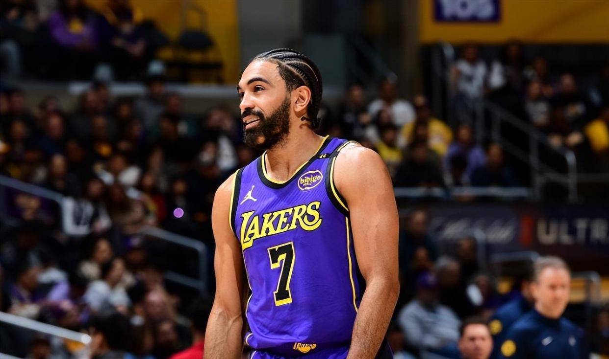 开云sport-爵士翻盘湖人,乔治统治全场