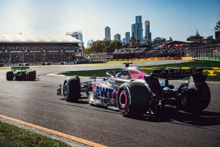 索伯车队翻盘迈凯伦,塞恩斯扛起全队 索伯车队翻盘迈凯伦,塞恩斯扛起全队