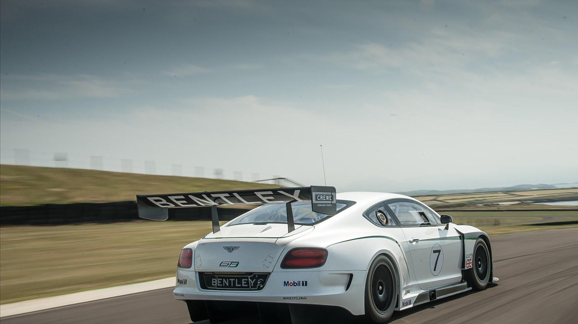 钢铁长城锁敌锋,神奇拉亚定乾坤—比利亚雷亚尔防守战术与门神惊艳表现剖析