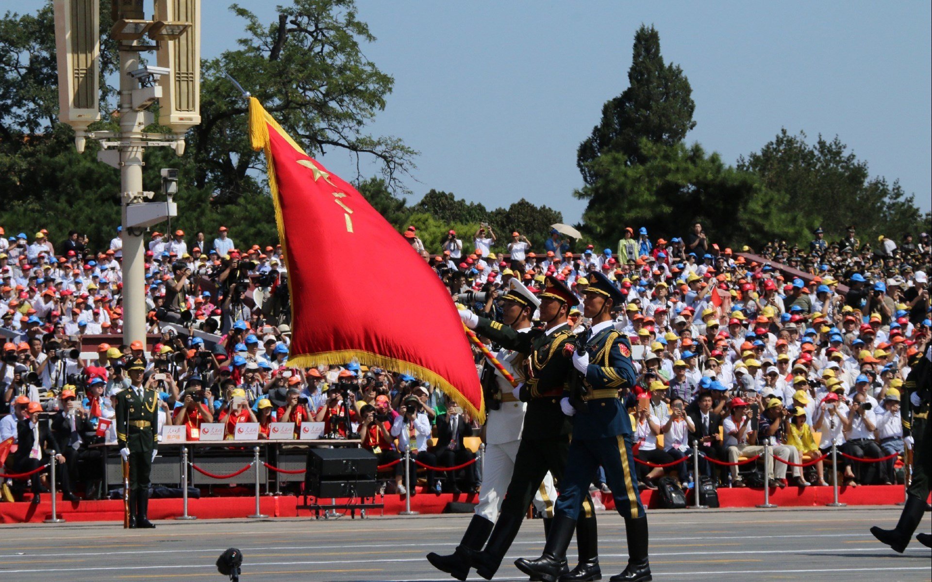 跨越领域的统治力，从雄鹿的节奏掌控到爱德华兹的接管艺术