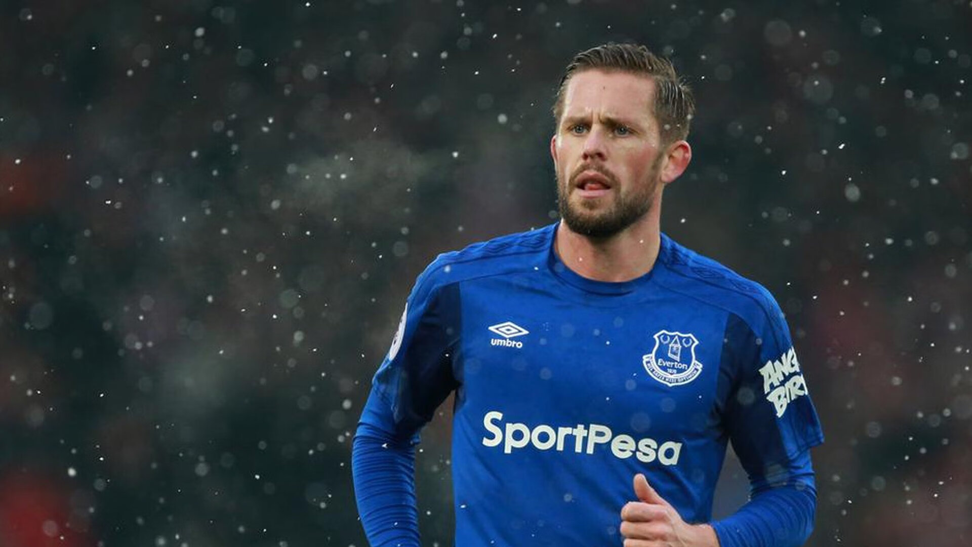 开云-局外人法比尼奥,当错误的肤色在正确的时间亮出刀锋