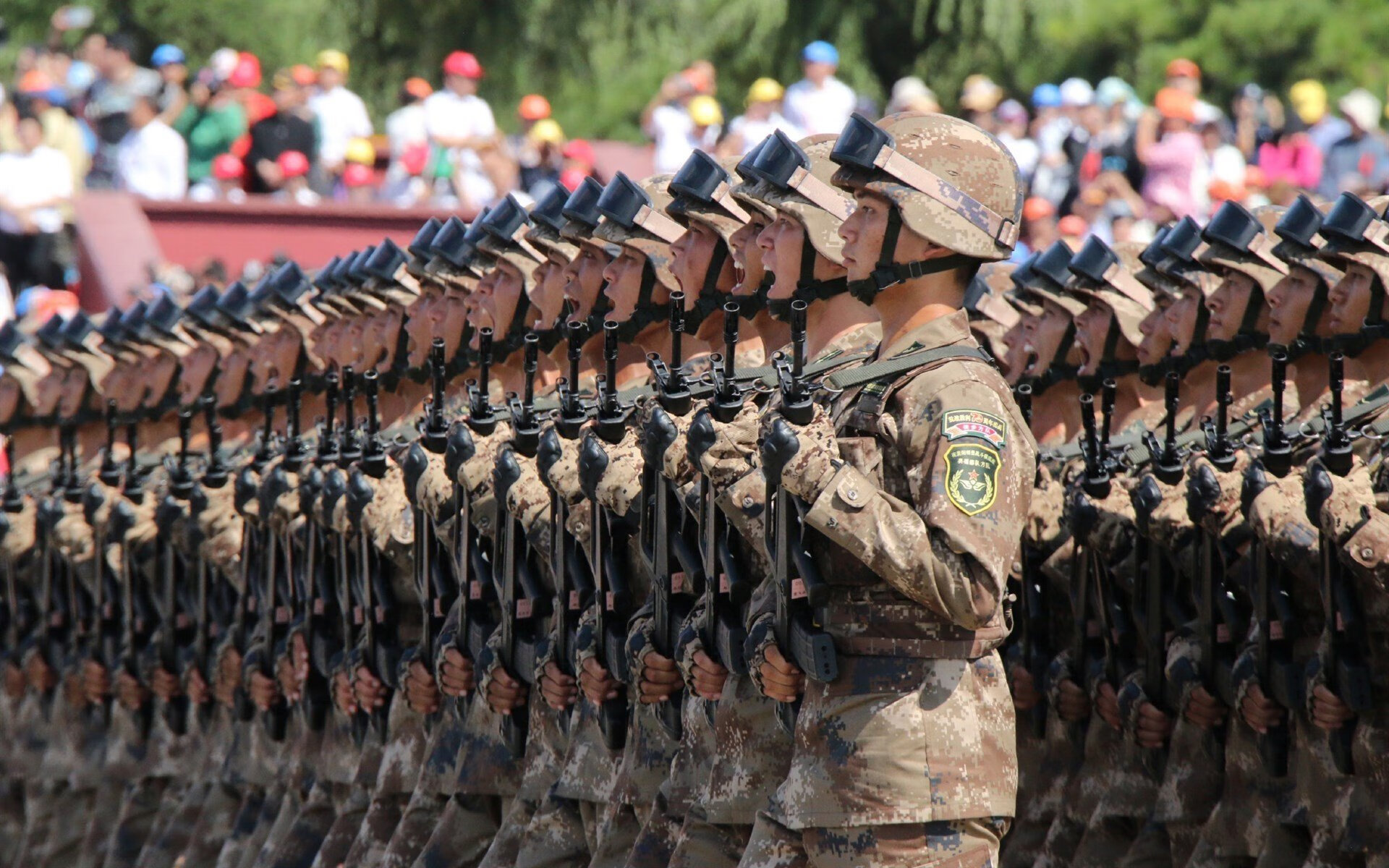 黄喜灿怒放，几内亚血战皇家社会，一场逆袭与坚韧的绿茵交响